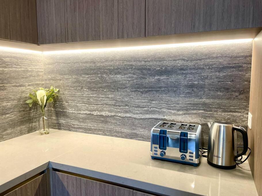 Luxury Stunning Riverview 1 Bedroom Apt 479F 골드코스트 외부 사진